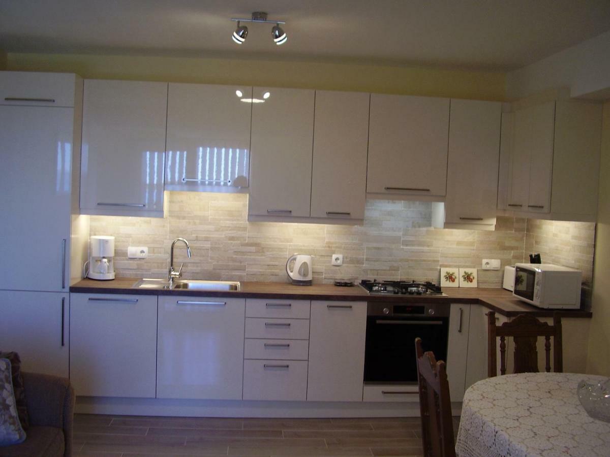 Water View Brand New Apartment, Short Stroll To Beach, Peaceful! Košljun Exterior foto